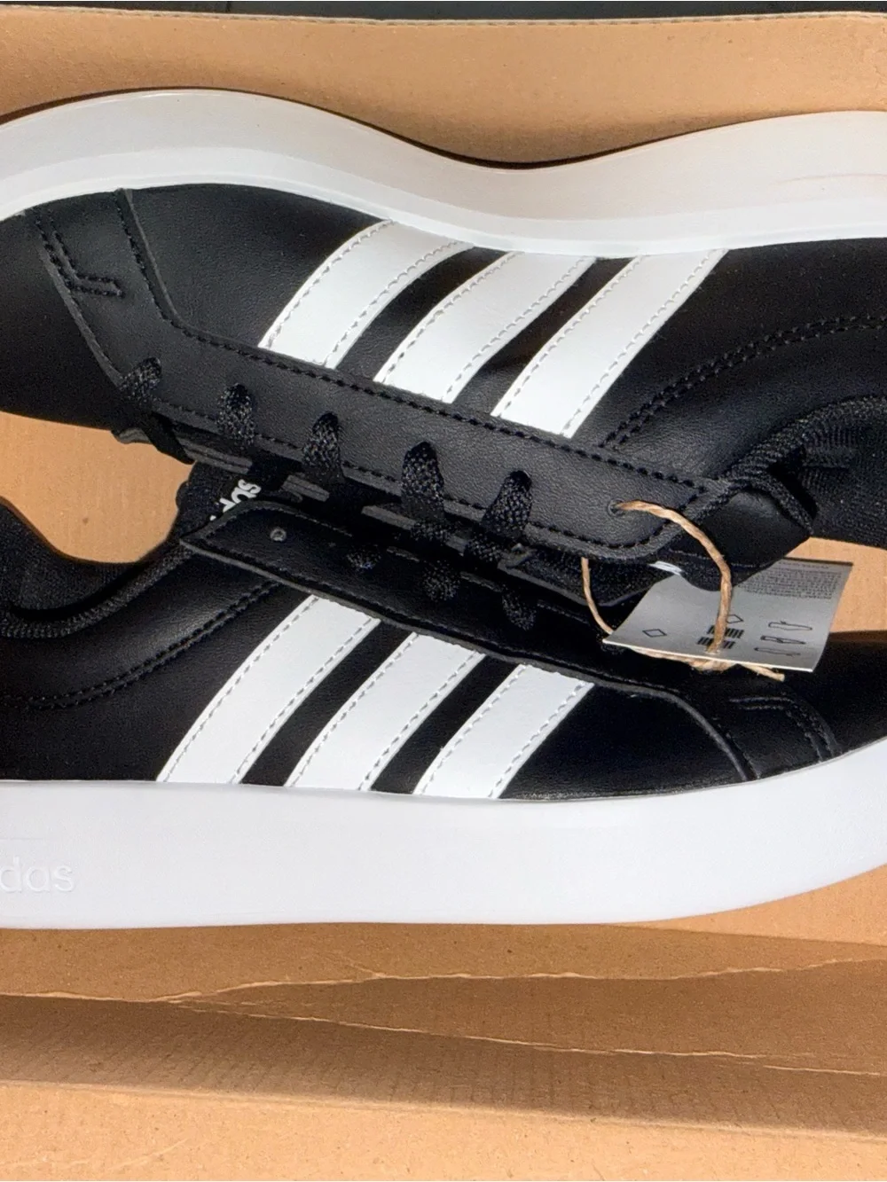 Adidas Grand Court 3.0 Kids 3.5 Black White Sneakers NWT